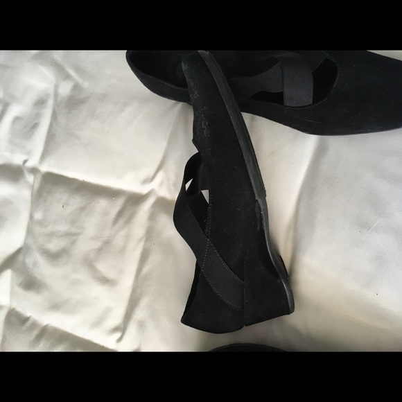 shoes - Picture 3 of 4